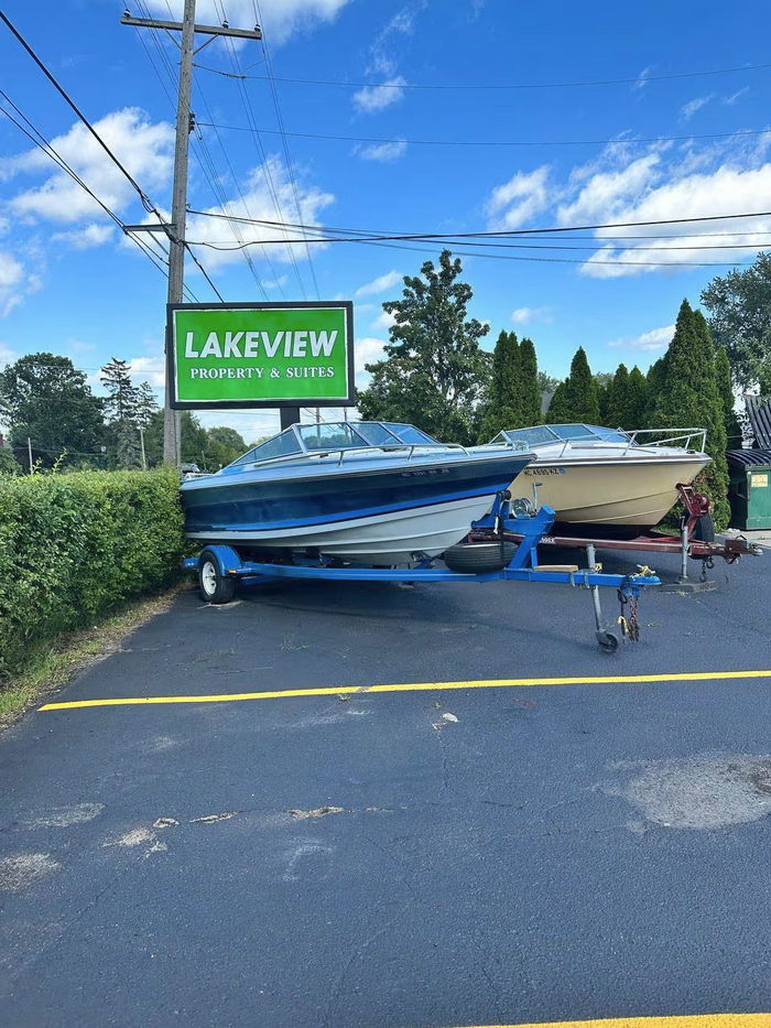 Lakeview Motel (OYO Hotel Lakeview) - Real Estate Photos (newer photo)